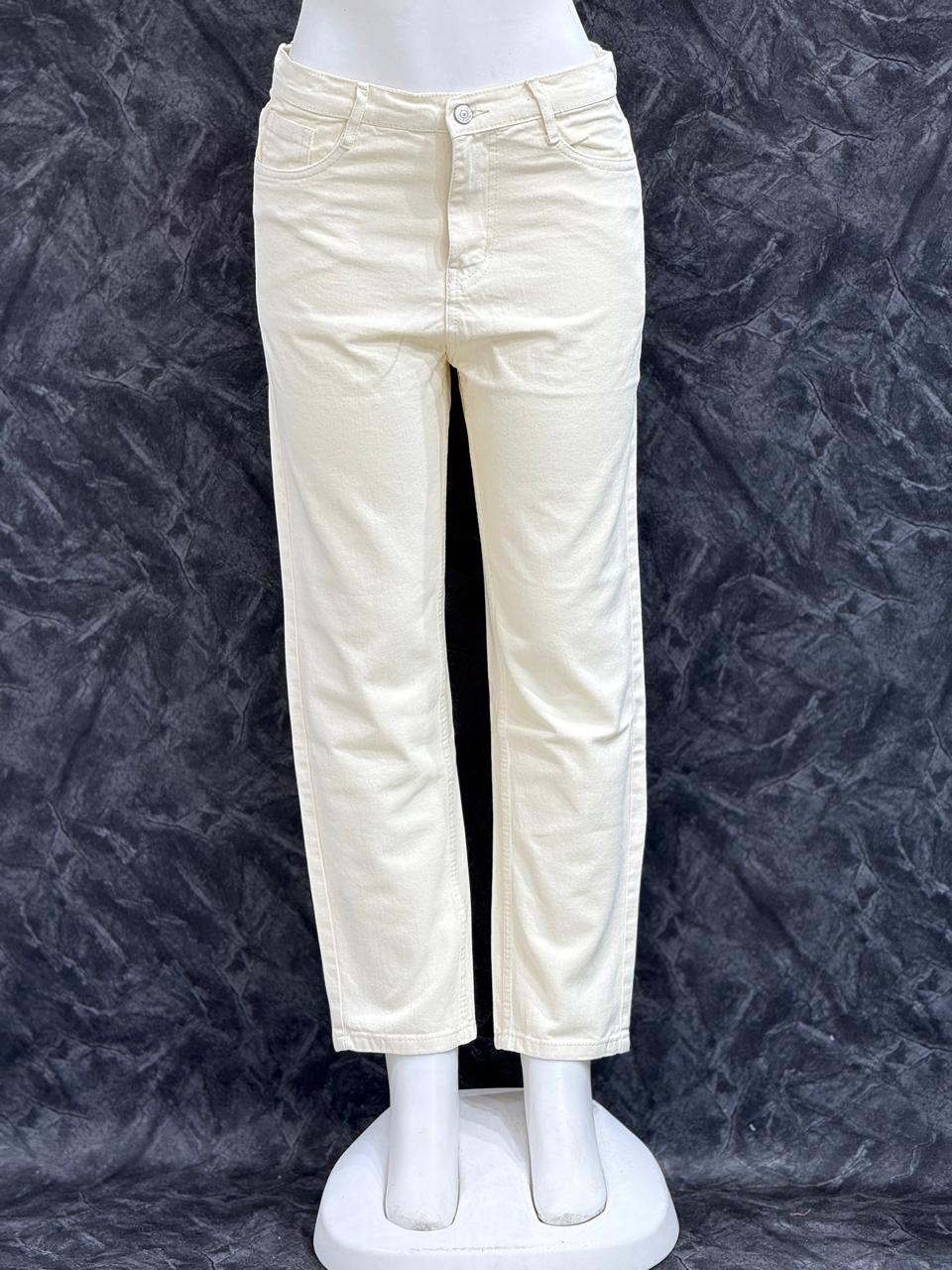 The Ivory Hug – Mom Fit Jeans - cream