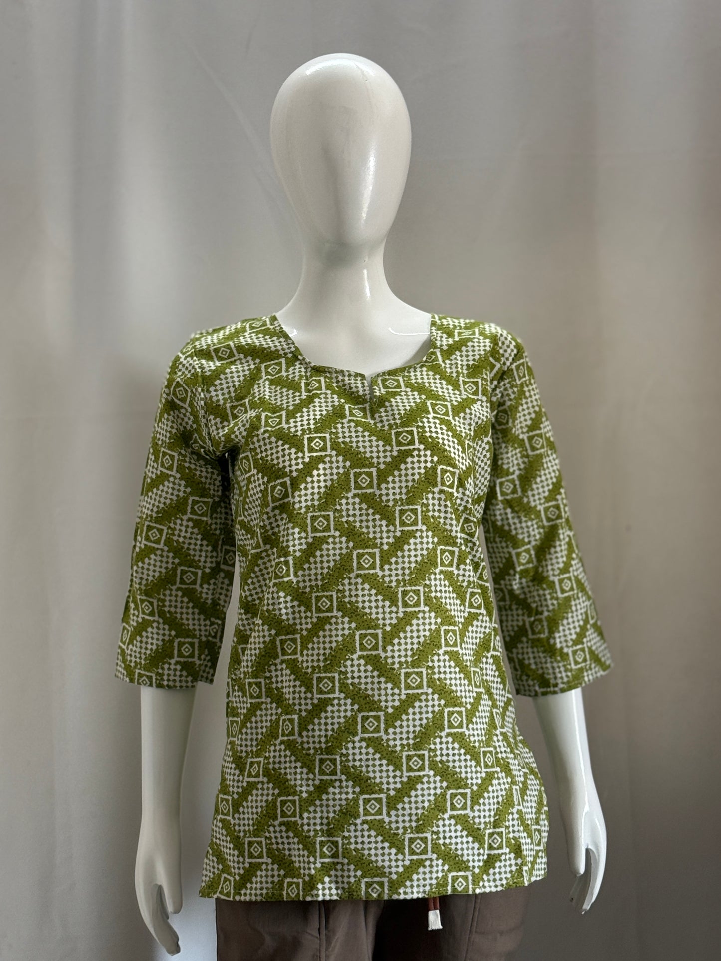 KurtiKulture – Heer Olive Geometric Cotton Kurti