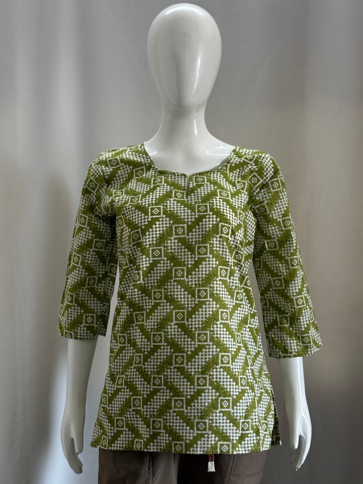 KurtiKulture – Heer Olive Geometric Cotton Kurti